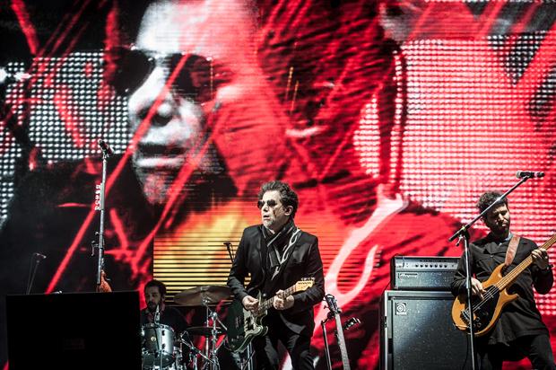 El show de Andrs Calamaro en el Personal Fest incluy un homenaje a Los Abuelos de la Nada