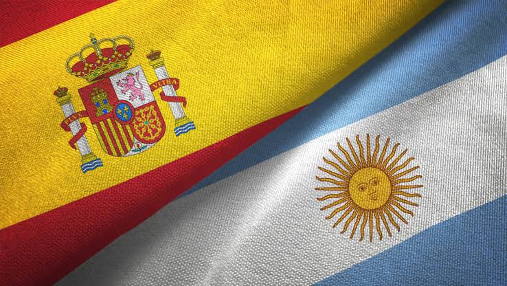 Argentinos alentando desde Europa