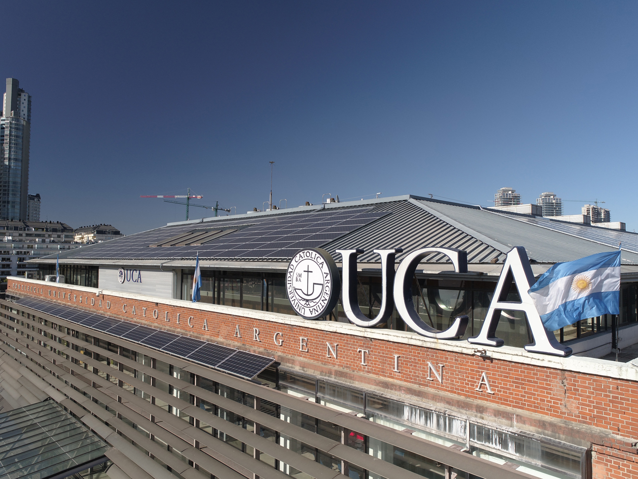 La Universidad instal� paneles solares en su edificio principal