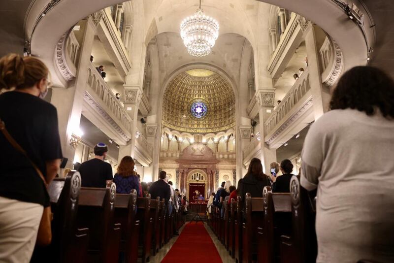 La Noche de los Templos